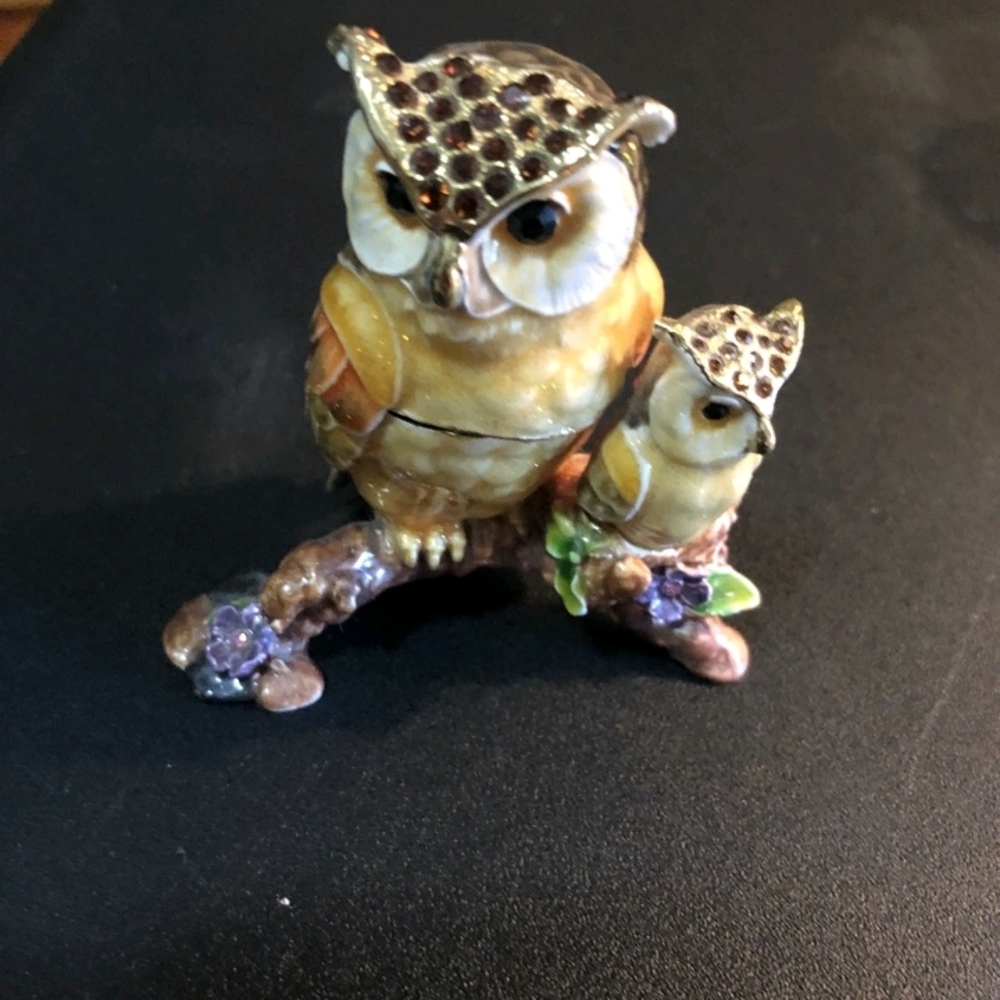 Mother Owl & Baby Owlet Hinged Enamel Rhinestone Trinket Box Magnet Closure